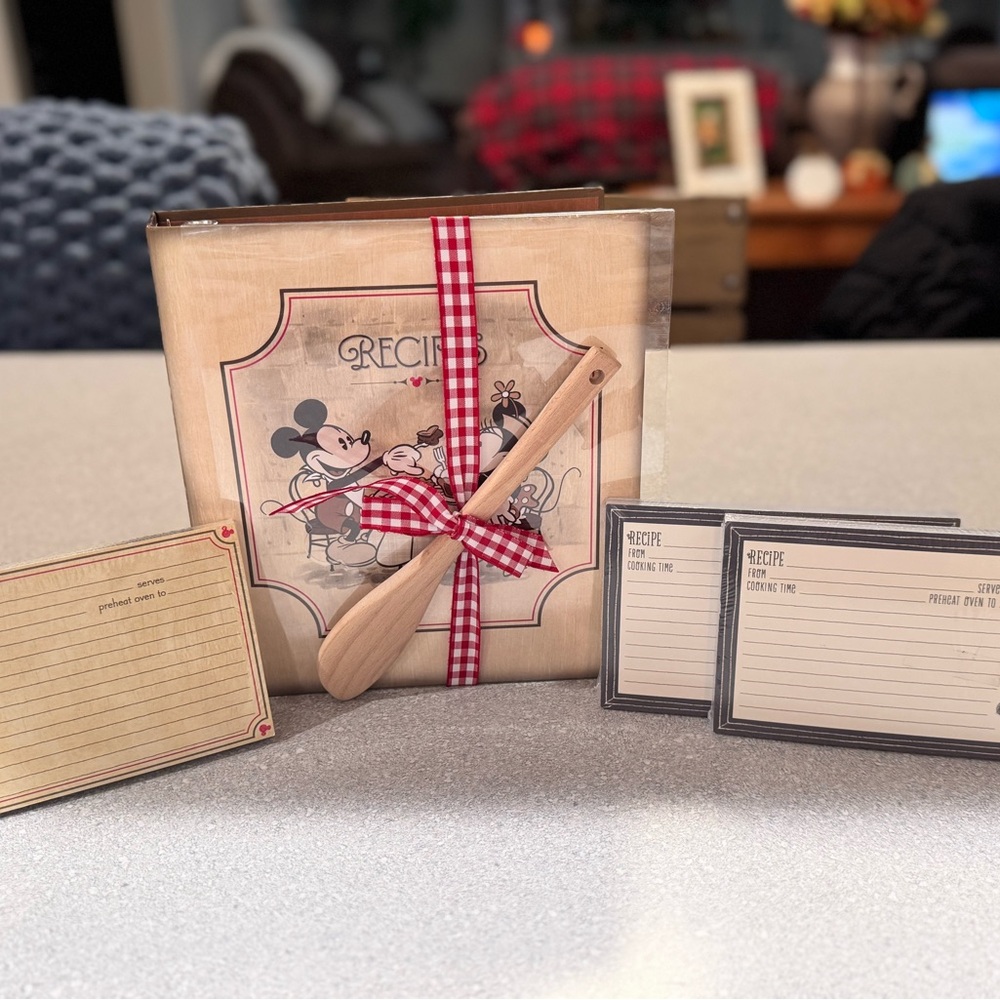 Hallmark Disney Cookbook Binder with recipe cards